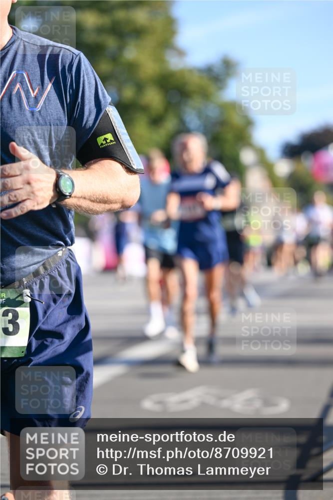 07.09.2025 - BARMER Alsterlauf Dr. Thomas Lammeyer http://msf.ph/oto/8709921 07.09.2025 09:35:08 Laufen 3 meine-sportfotos.de