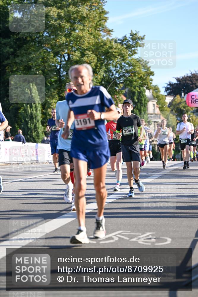07.09.2025 - BARMER Alsterlauf Dr. Thomas Lammeyer http://msf.ph/oto/8709925 07.09.2025 09:35:08 Laufen 5463, 3191, 3961, 1251, 4672 meine-sportfotos.de
