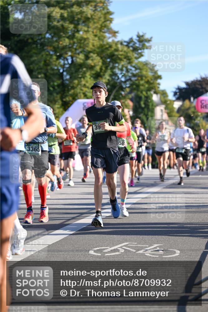 07.09.2025 - BARMER Alsterlauf Dr. Thomas Lammeyer http://msf.ph/oto/8709932 07.09.2025 09:35:10 Laufen 3365, 39, 58 meine-sportfotos.de