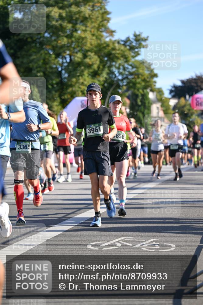 07.09.2025 - BARMER Alsterlauf Dr. Thomas Lammeyer http://msf.ph/oto/8709933 07.09.2025 09:35:10 Laufen 3365, 3961, 658 meine-sportfotos.de