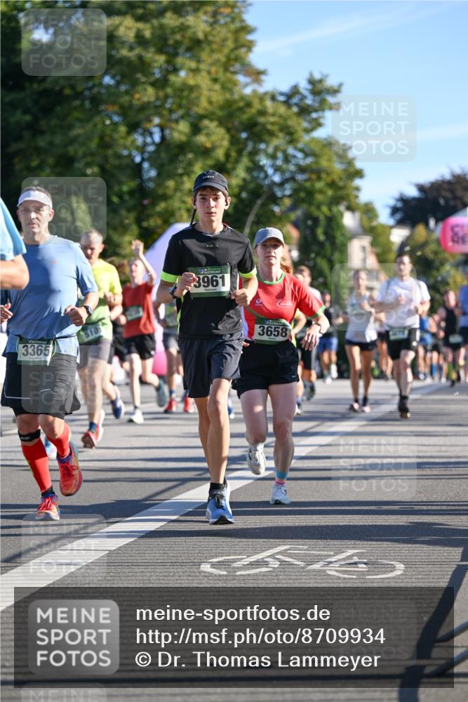 07.09.2025 - BARMER Alsterlauf Dr. Thomas Lammeyer http://msf.ph/oto/8709934 07.09.2025 09:35:10 Laufen 3365, 510, 3961, 3658 meine-sportfotos.de