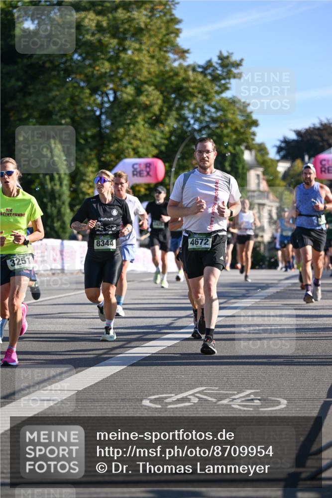 07.09.2025 - BARMER Alsterlauf Dr. Thomas Lammeyer http://msf.ph/oto/8709954 07.09.2025 09:35:13 Laufen 8344, 3251, 4672 meine-sportfotos.de