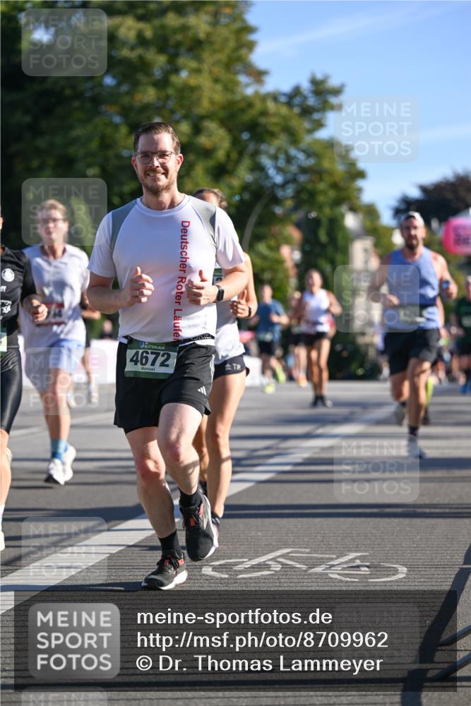 07.09.2025 - BARMER Alsterlauf Dr. Thomas Lammeyer http://msf.ph/oto/8709962 07.09.2025 09:35:14 Laufen 4672 meine-sportfotos.de
