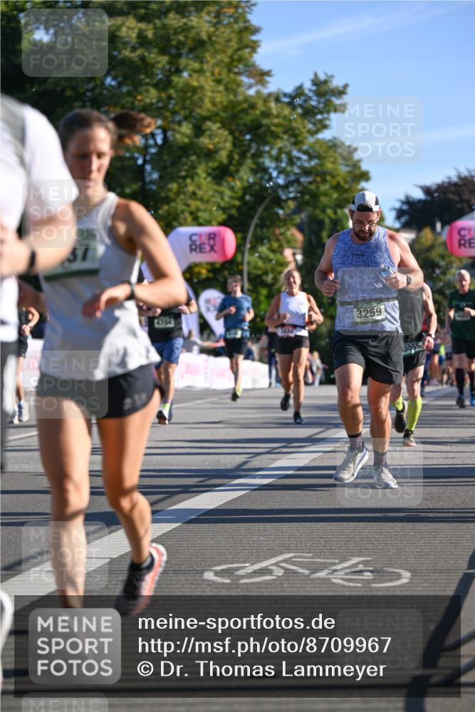 07.09.2025 - BARMER Alsterlauf Dr. Thomas Lammeyer http://msf.ph/oto/8709967 07.09.2025 09:35:15 Laufen 4704, 3259, 3055 meine-sportfotos.de
