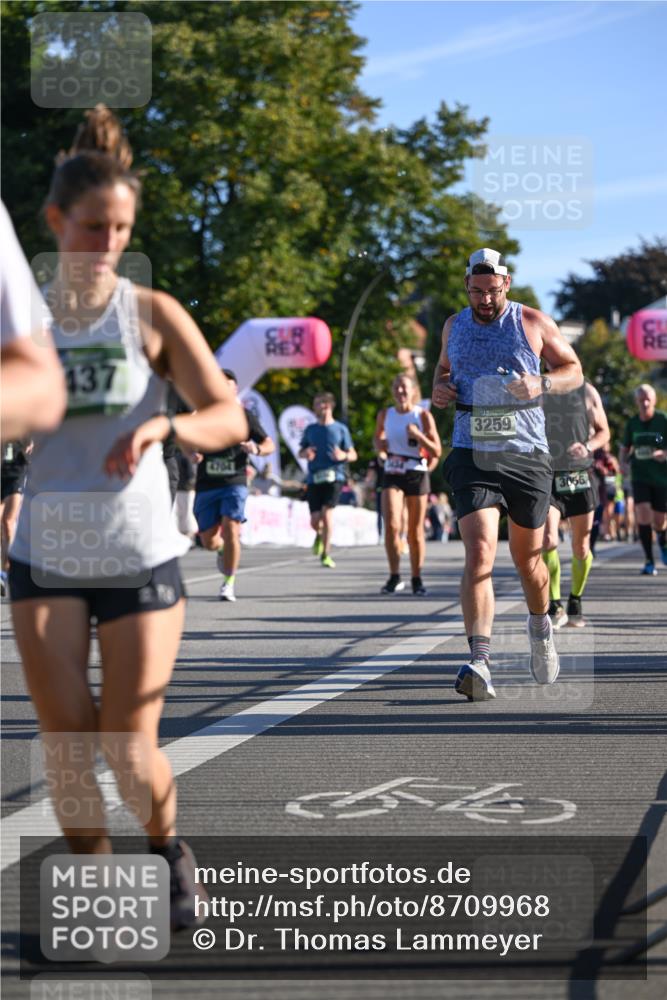 07.09.2025 - BARMER Alsterlauf Dr. Thomas Lammeyer http://msf.ph/oto/8709968 07.09.2025 09:35:15 Laufen 137, 4764, 3259, 3055 meine-sportfotos.de