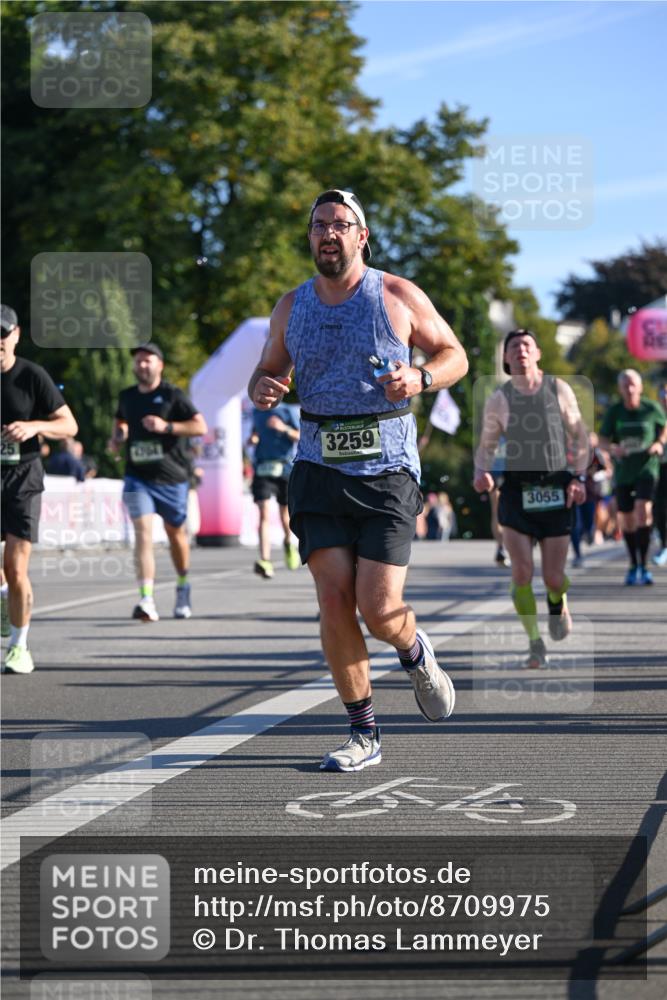 07.09.2025 - BARMER Alsterlauf Dr. Thomas Lammeyer http://msf.ph/oto/8709975 07.09.2025 09:35:16 Laufen 3259, 3055 meine-sportfotos.de