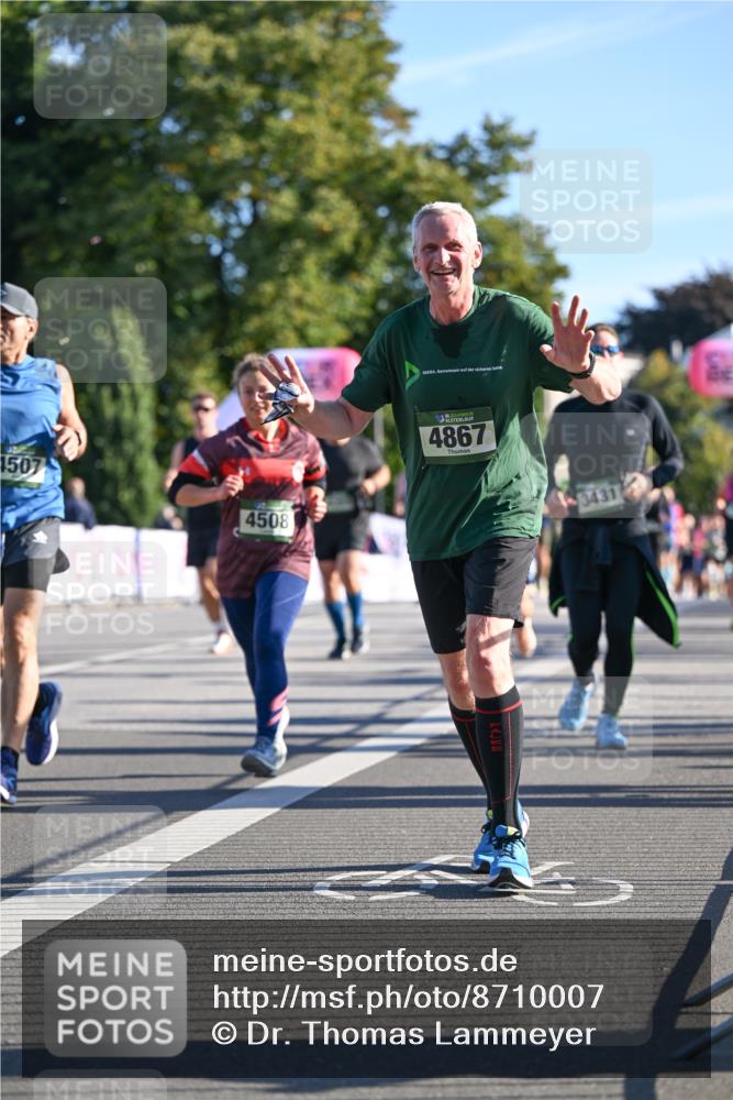 07.09.2025 - BARMER Alsterlauf Dr. Thomas Lammeyer http://msf.ph/oto/8710007 07.09.2025 09:35:22 Laufen 1507, 4508, 4867, 3431 meine-sportfotos.de