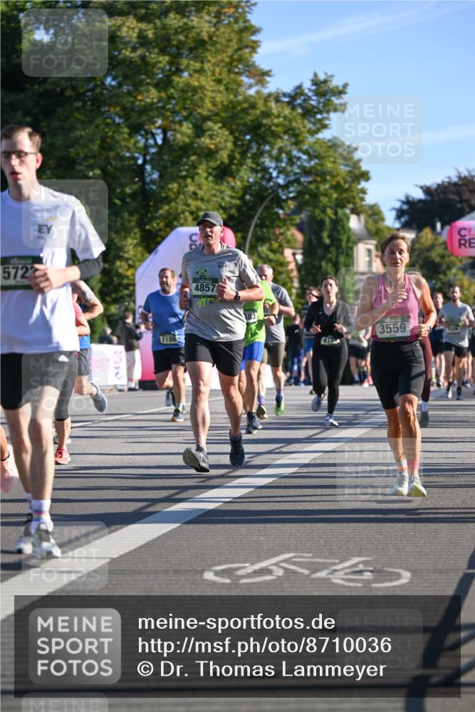 07.09.2025 - BARMER Alsterlauf Dr. Thomas Lammeyer http://msf.ph/oto/8710036 07.09.2025 09:35:26 Laufen 5722, 2188, 4857, 3559 meine-sportfotos.de