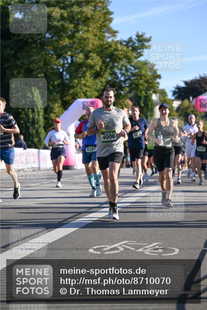 07.09.2025 - BARMER Alsterlauf Dr. Thomas Lammeyer http://msf.ph/oto/8710070 07.09.2025 09:35:32 Laufen 5293, 4006, 260, 8500 meine-sportfotos.de