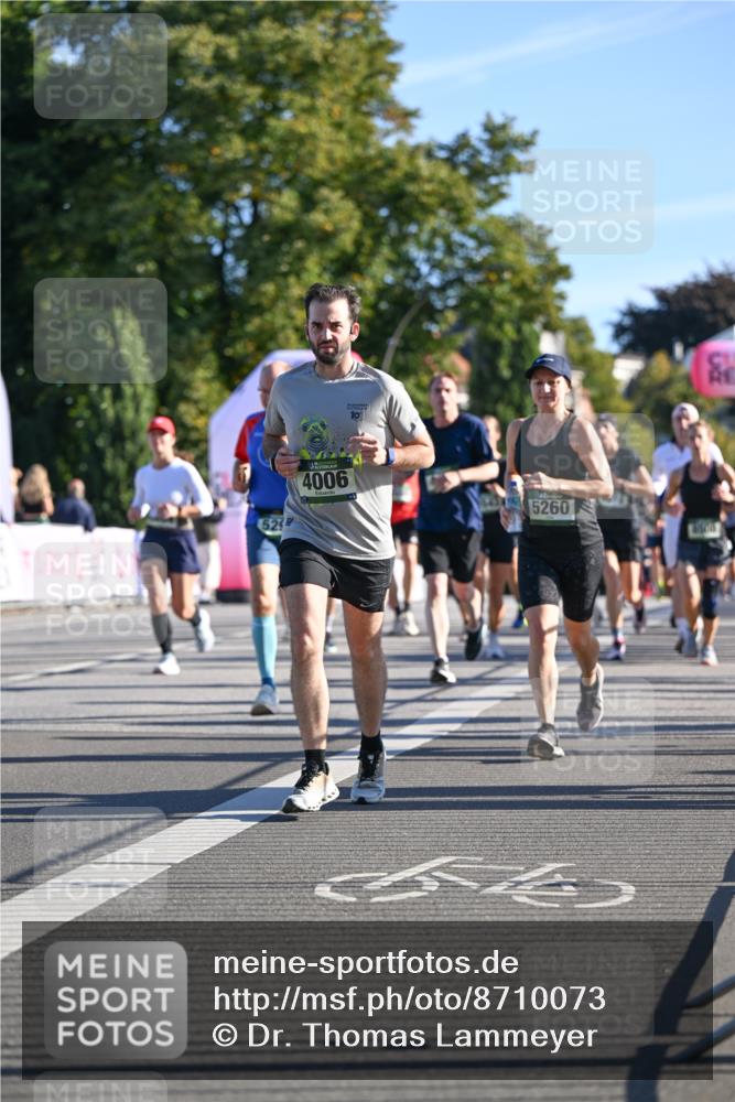 07.09.2025 - BARMER Alsterlauf Dr. Thomas Lammeyer http://msf.ph/oto/8710073 07.09.2025 09:35:32 Laufen 10, 52, 4006, 5260 meine-sportfotos.de