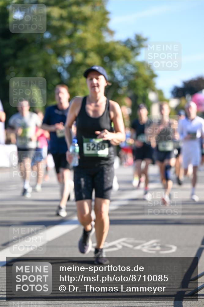 07.09.2025 - BARMER Alsterlauf Dr. Thomas Lammeyer http://msf.ph/oto/8710085 07.09.2025 09:35:34 Laufen 5260 meine-sportfotos.de