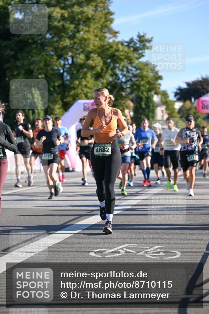 07.09.2025 - BARMER Alsterlauf Dr. Thomas Lammeyer http://msf.ph/oto/8710115 07.09.2025 09:35:39 Laufen 6075, 4682 meine-sportfotos.de