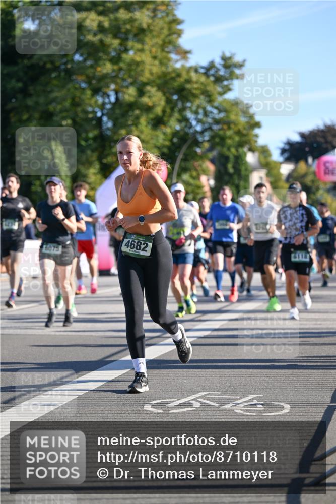 07.09.2025 - BARMER Alsterlauf Dr. Thomas Lammeyer http://msf.ph/oto/8710118 07.09.2025 09:35:40 Laufen 6075, 4682 meine-sportfotos.de