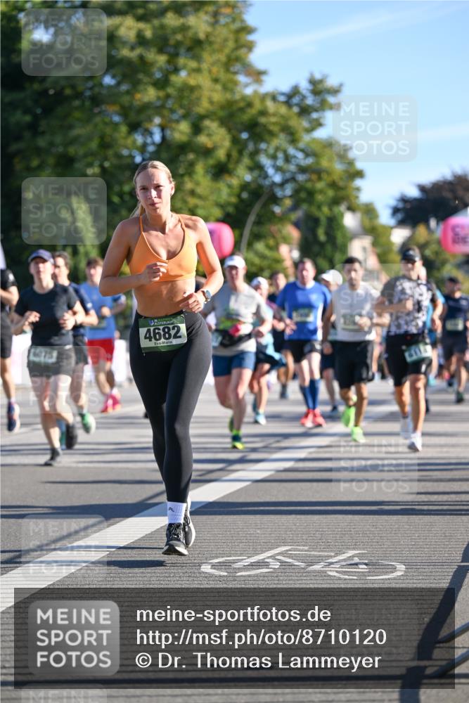 07.09.2025 - BARMER Alsterlauf Dr. Thomas Lammeyer http://msf.ph/oto/8710120 07.09.2025 09:35:40 Laufen 6975, 4682 meine-sportfotos.de