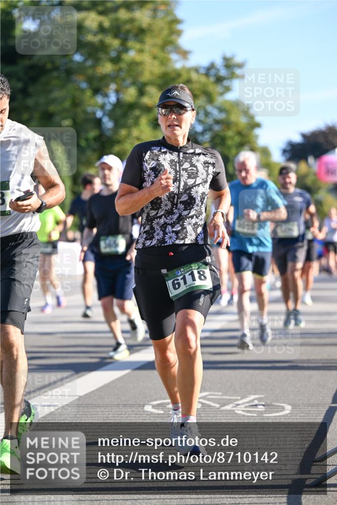 07.09.2025 - BARMER Alsterlauf Dr. Thomas Lammeyer http://msf.ph/oto/8710142 07.09.2025 09:35:44 Laufen 1836, 6118 meine-sportfotos.de