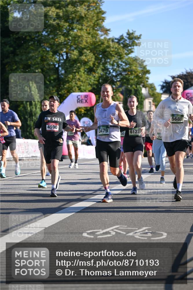 07.09.2025 - BARMER Alsterlauf Dr. Thomas Lammeyer http://msf.ph/oto/8710193 07.09.2025 09:35:52 Laufen 4590, 3479, 6122, 30, 32, 5688 meine-sportfotos.de