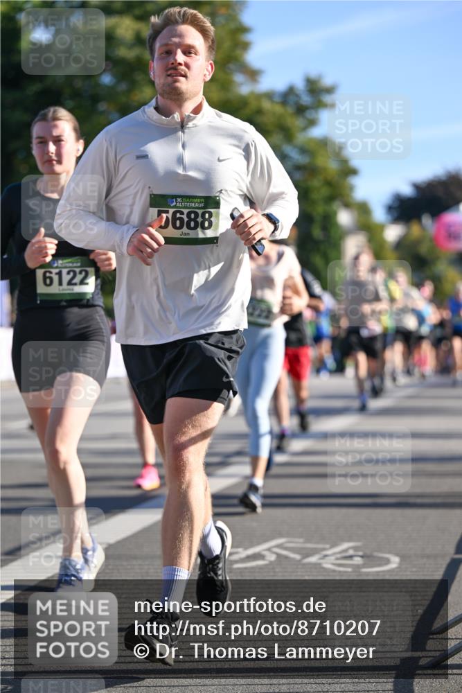 07.09.2025 - BARMER Alsterlauf Dr. Thomas Lammeyer http://msf.ph/oto/8710207 07.09.2025 09:35:54 Laufen 6122, 36, 5688 meine-sportfotos.de