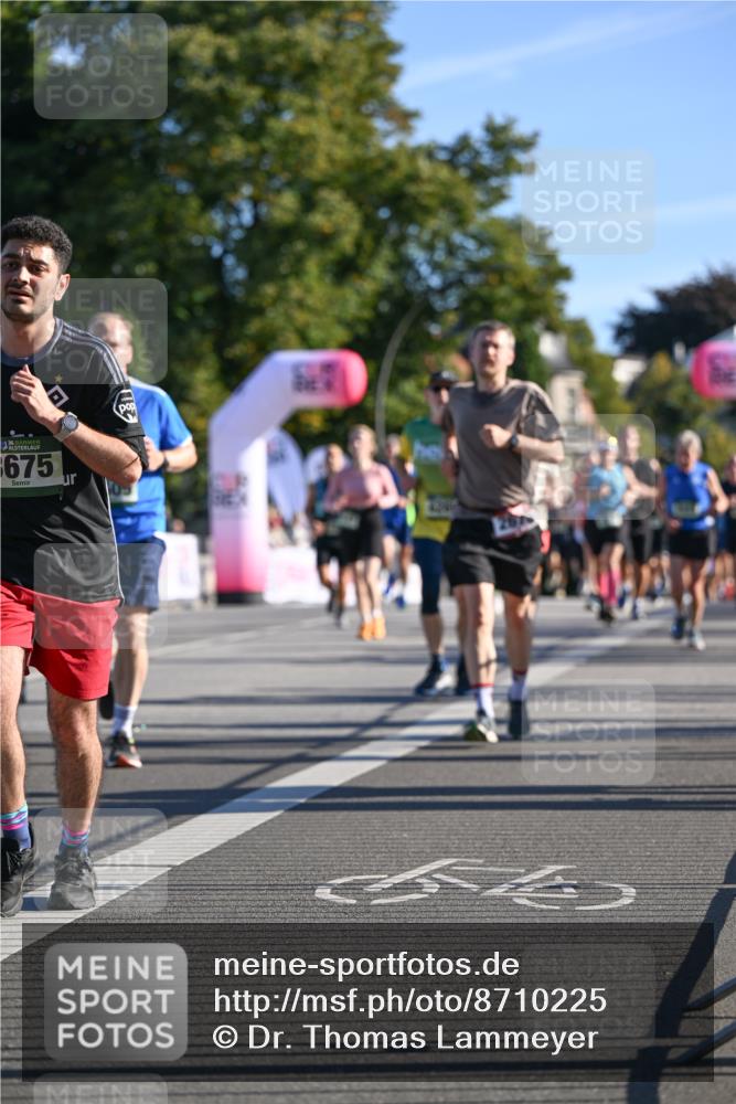 07.09.2025 - BARMER Alsterlauf Dr. Thomas Lammeyer http://msf.ph/oto/8710225 07.09.2025 09:35:57 Laufen 675 meine-sportfotos.de
