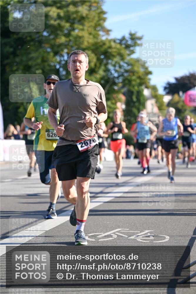 07.09.2025 - BARMER Alsterlauf Dr. Thomas Lammeyer http://msf.ph/oto/8710238 07.09.2025 09:35:59 Laufen 626, 2678 meine-sportfotos.de