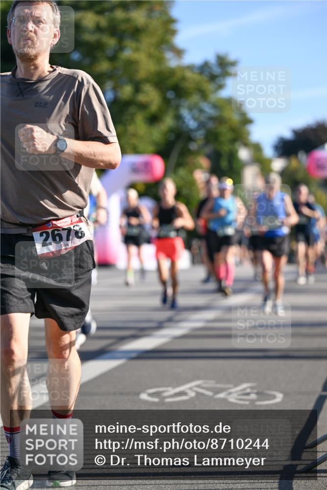 07.09.2025 - BARMER Alsterlauf Dr. Thomas Lammeyer http://msf.ph/oto/8710244 07.09.2025 09:36:00 Laufen 69, 2676 meine-sportfotos.de