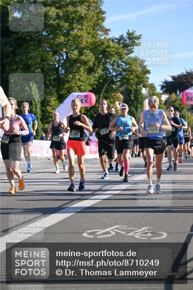 07.09.2025 - BARMER Alsterlauf Dr. Thomas Lammeyer http://msf.ph/oto/8710249 07.09.2025 09:36:00 Laufen 152, 5397, 5842, 5047, 4984, 4557 meine-sportfotos.de