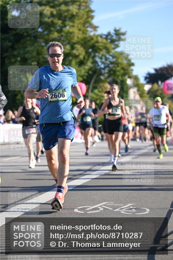 07.09.2025 - BARMER Alsterlauf Dr. Thomas Lammeyer http://msf.ph/oto/8710287 07.09.2025 09:36:07 Laufen 2606 meine-sportfotos.de