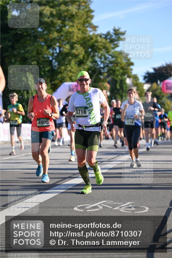 07.09.2025 - BARMER Alsterlauf Dr. Thomas Lammeyer http://msf.ph/oto/8710307 07.09.2025 09:36:10 Laufen 4900, 3716, 3116 meine-sportfotos.de