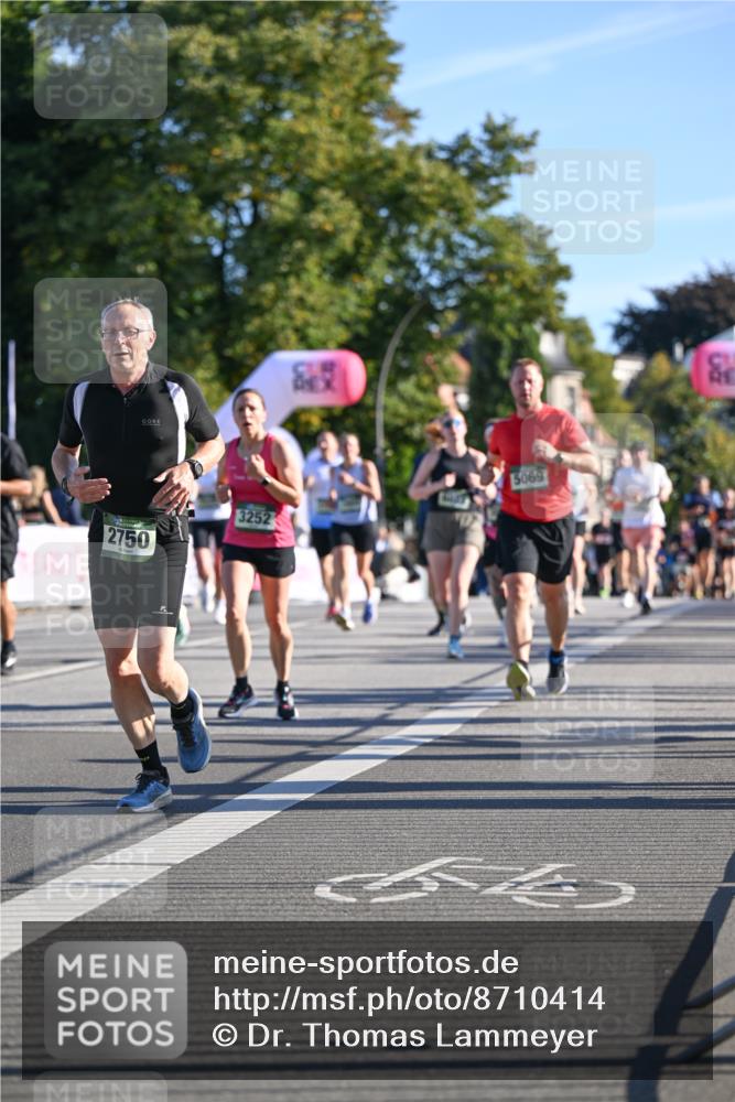 07.09.2025 - BARMER Alsterlauf Dr. Thomas Lammeyer http://msf.ph/oto/8710414 07.09.2025 09:36:28 Laufen 2750, 3252, 5069 meine-sportfotos.de
