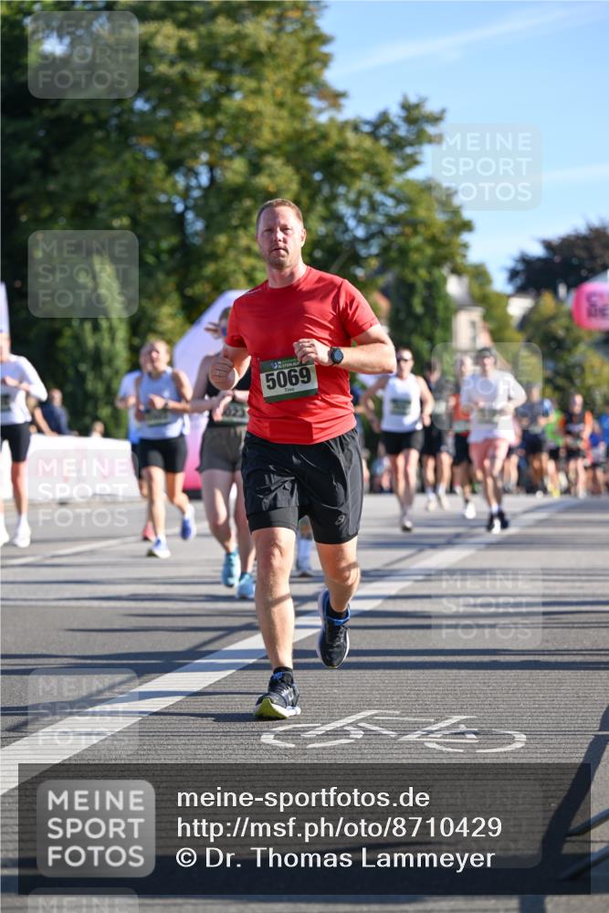07.09.2025 - BARMER Alsterlauf Dr. Thomas Lammeyer http://msf.ph/oto/8710429 07.09.2025 09:36:30 Laufen 5069 meine-sportfotos.de