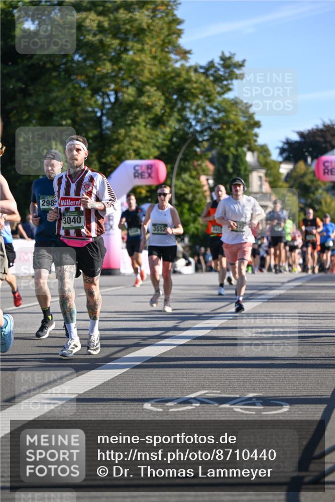 07.09.2025 - BARMER Alsterlauf Dr. Thomas Lammeyer http://msf.ph/oto/8710440 07.09.2025 09:36:32 Laufen 298, 3040, 3552, 1912 meine-sportfotos.de