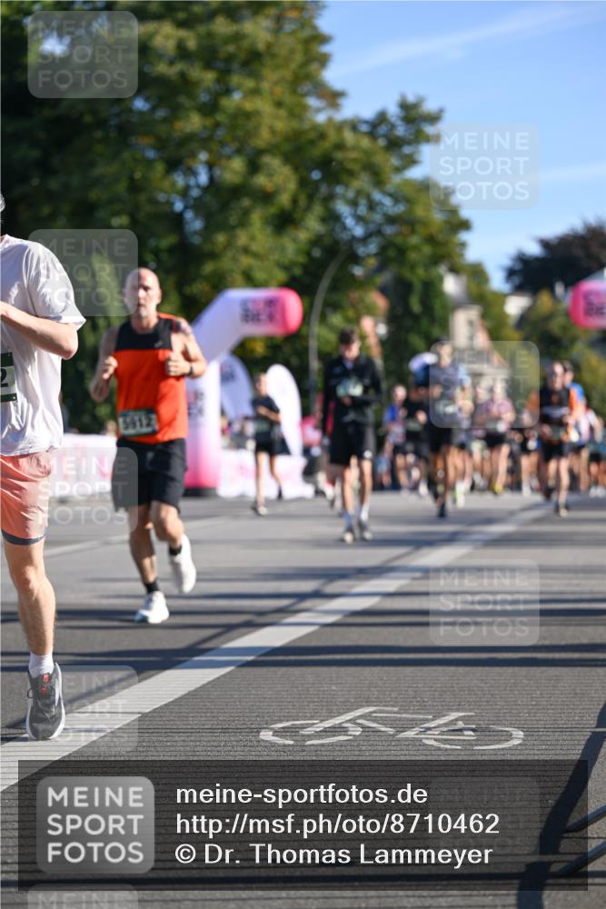 07.09.2025 - BARMER Alsterlauf Dr. Thomas Lammeyer http://msf.ph/oto/8710462 07.09.2025 09:36:35 Laufen 5812 meine-sportfotos.de