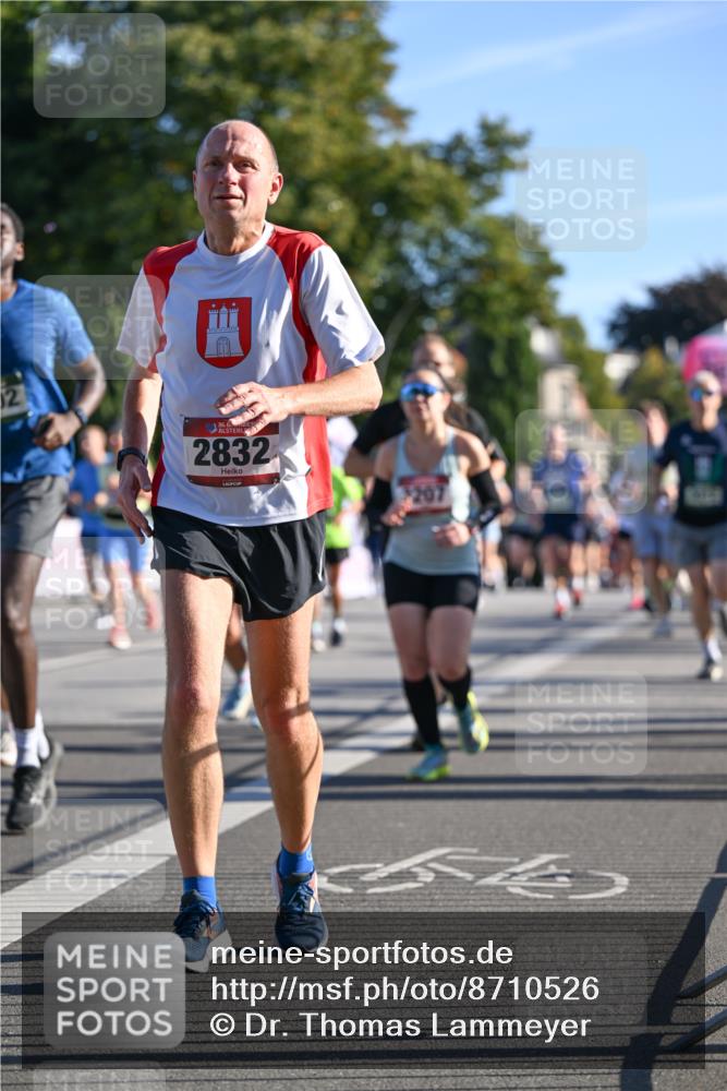 07.09.2025 - BARMER Alsterlauf Dr. Thomas Lammeyer http://msf.ph/oto/8710526 07.09.2025 09:36:48 Laufen 36, 2832, 3207 meine-sportfotos.de