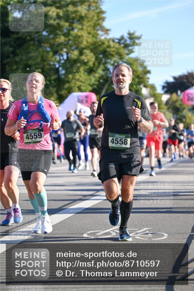 07.09.2025 - BARMER Alsterlauf Dr. Thomas Lammeyer http://msf.ph/oto/8710597 07.09.2025 09:37:00 Laufen 4559, 4558 meine-sportfotos.de