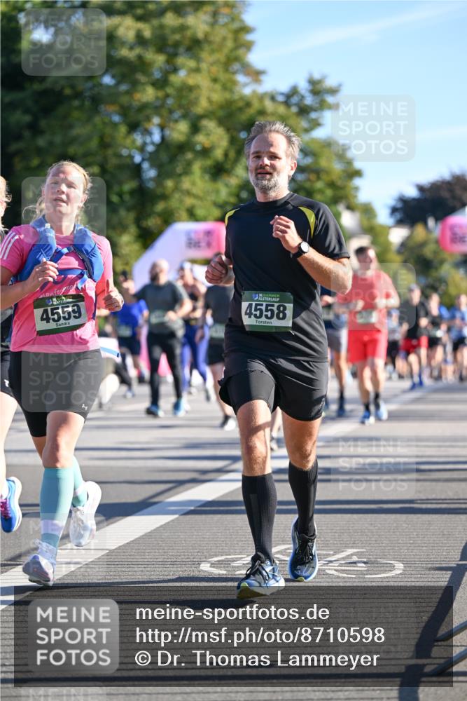 07.09.2025 - BARMER Alsterlauf Dr. Thomas Lammeyer http://msf.ph/oto/8710598 07.09.2025 09:37:00 Laufen 4559, 4558 meine-sportfotos.de