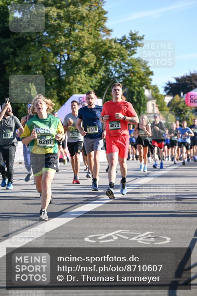 07.09.2025 - BARMER Alsterlauf Dr. Thomas Lammeyer http://msf.ph/oto/8710607 07.09.2025 09:37:02 Laufen 5852, 6261, 4873, 2819, 3245, 1225 meine-sportfotos.de