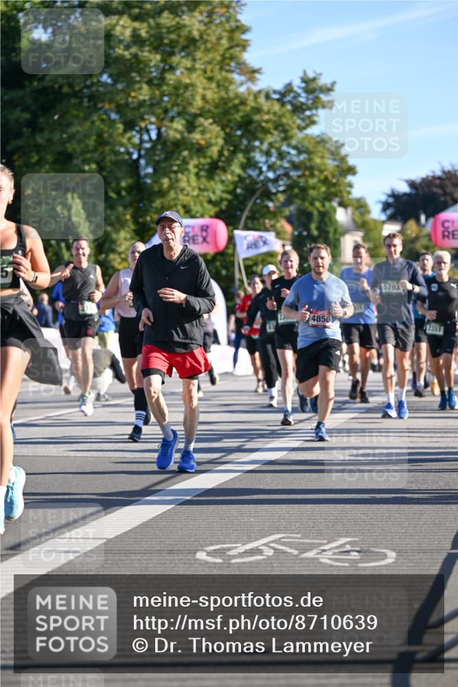 07.09.2025 - BARMER Alsterlauf Dr. Thomas Lammeyer http://msf.ph/oto/8710639 07.09.2025 09:37:07 Laufen 4856, 5793, 2351 meine-sportfotos.de