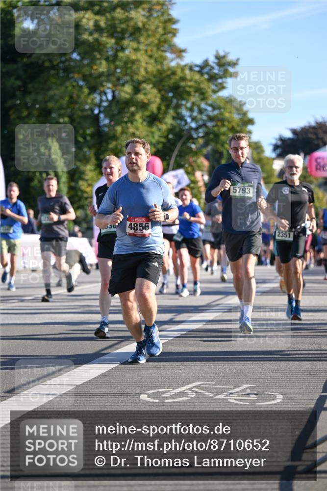 07.09.2025 - BARMER Alsterlauf Dr. Thomas Lammeyer http://msf.ph/oto/8710652 07.09.2025 09:37:09 Laufen 4856, 5793, 2351 meine-sportfotos.de