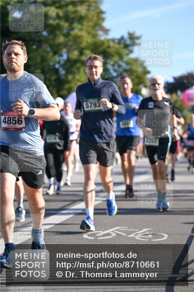 07.09.2025 - BARMER Alsterlauf Dr. Thomas Lammeyer http://msf.ph/oto/8710661 07.09.2025 09:37:10 Laufen 36, 4856, 5793, 2351 meine-sportfotos.de