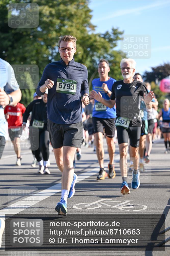 07.09.2025 - BARMER Alsterlauf Dr. Thomas Lammeyer http://msf.ph/oto/8710663 07.09.2025 09:37:10 Laufen 1216, 36, 5793, 4801, 2351 meine-sportfotos.de