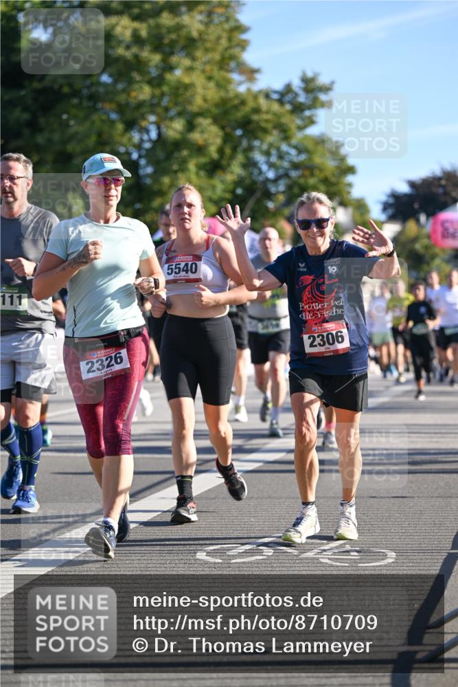 07.09.2025 - BARMER Alsterlauf Dr. Thomas Lammeyer http://msf.ph/oto/8710709 07.09.2025 09:37:19 Laufen 111, 2326, 5540, 19, 2306 meine-sportfotos.de