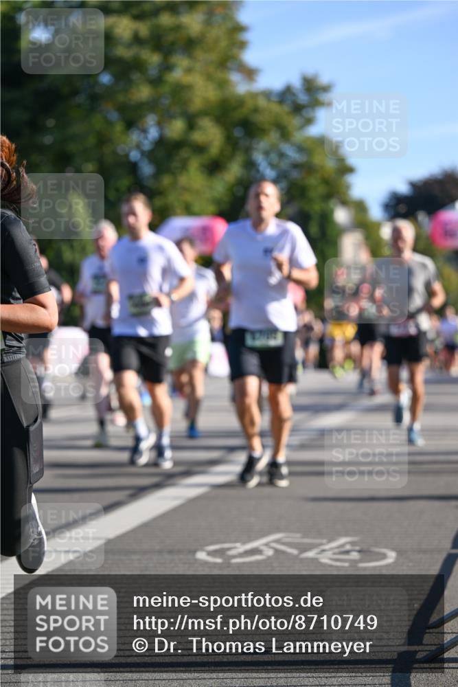 07.09.2025 - BARMER Alsterlauf Dr. Thomas Lammeyer http://msf.ph/oto/8710749 07.09.2025 09:37:25 Laufen  meine-sportfotos.de