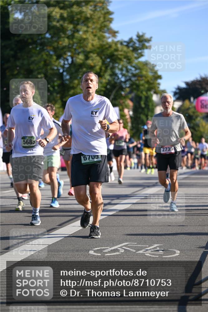 07.09.2025 - BARMER Alsterlauf Dr. Thomas Lammeyer http://msf.ph/oto/8710753 07.09.2025 09:37:26 Laufen 5685, 5705, 2739 meine-sportfotos.de