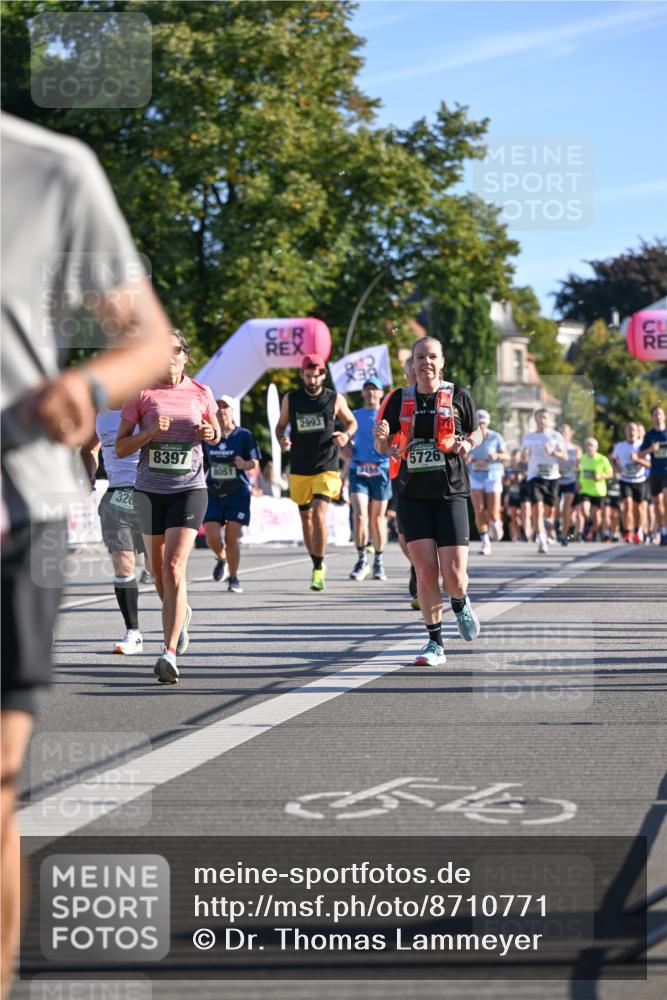 07.09.2025 - BARMER Alsterlauf Dr. Thomas Lammeyer http://msf.ph/oto/8710771 07.09.2025 09:37:28 Laufen 326, 8397, 8051, 2993, 3155, 5726 meine-sportfotos.de