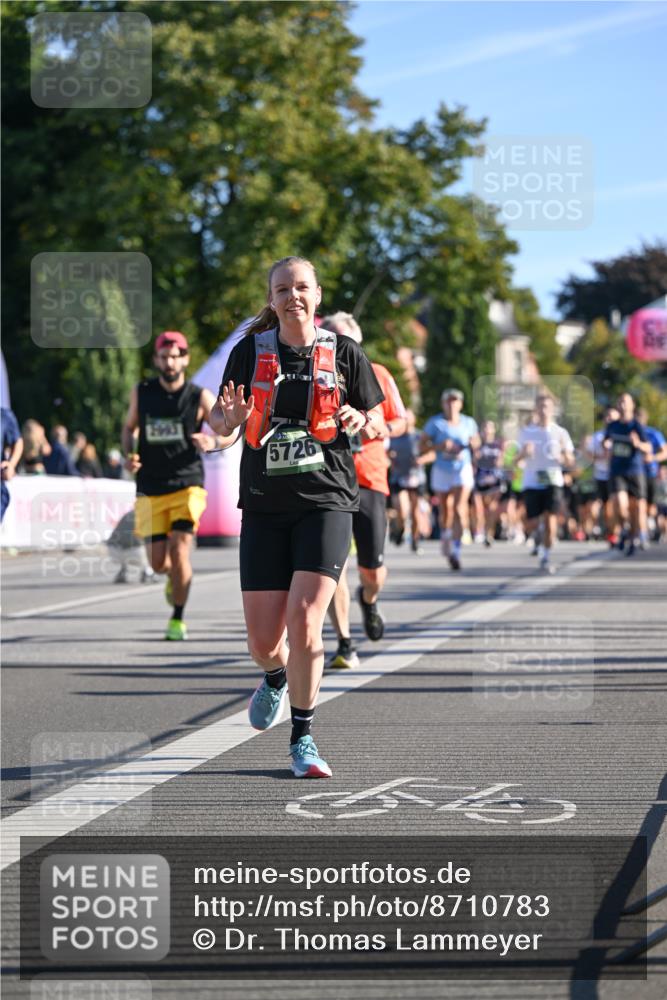 07.09.2025 - BARMER Alsterlauf Dr. Thomas Lammeyer http://msf.ph/oto/8710783 07.09.2025 09:37:30 Laufen 5726 meine-sportfotos.de