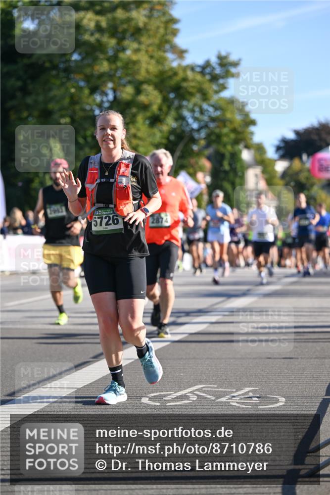 07.09.2025 - BARMER Alsterlauf Dr. Thomas Lammeyer http://msf.ph/oto/8710786 07.09.2025 09:37:31 Laufen 5726, 2874 meine-sportfotos.de