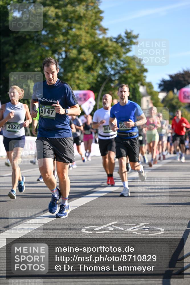 07.09.2025 - BARMER Alsterlauf Dr. Thomas Lammeyer http://msf.ph/oto/8710829 07.09.2025 09:37:37 Laufen 4027, 36, 5147, 562 meine-sportfotos.de