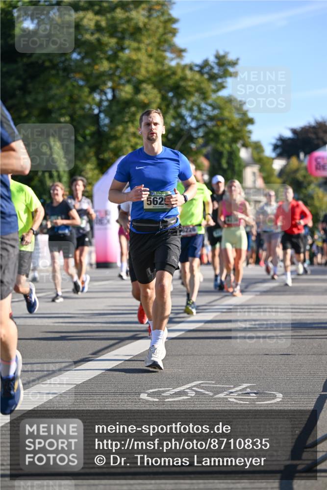 07.09.2025 - BARMER Alsterlauf Dr. Thomas Lammeyer http://msf.ph/oto/8710835 07.09.2025 09:37:38 Laufen 562 meine-sportfotos.de