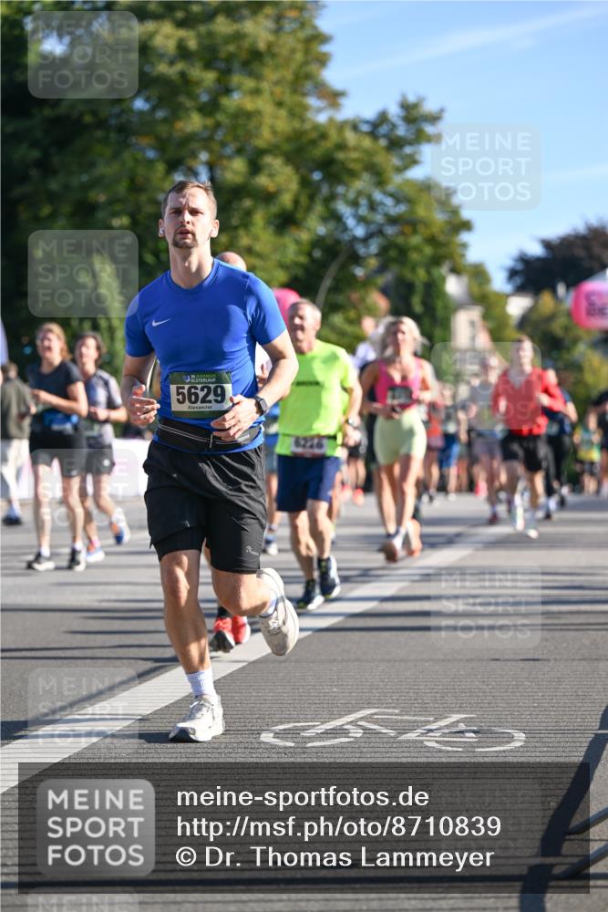 07.09.2025 - BARMER Alsterlauf Dr. Thomas Lammeyer http://msf.ph/oto/8710839 07.09.2025 09:37:39 Laufen 6, 5629 meine-sportfotos.de