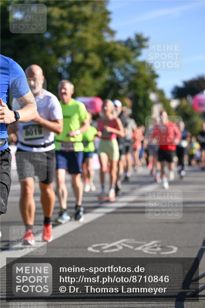 07.09.2025 - BARMER Alsterlauf Dr. Thomas Lammeyer http://msf.ph/oto/8710846 07.09.2025 09:37:40 Laufen 8019 meine-sportfotos.de