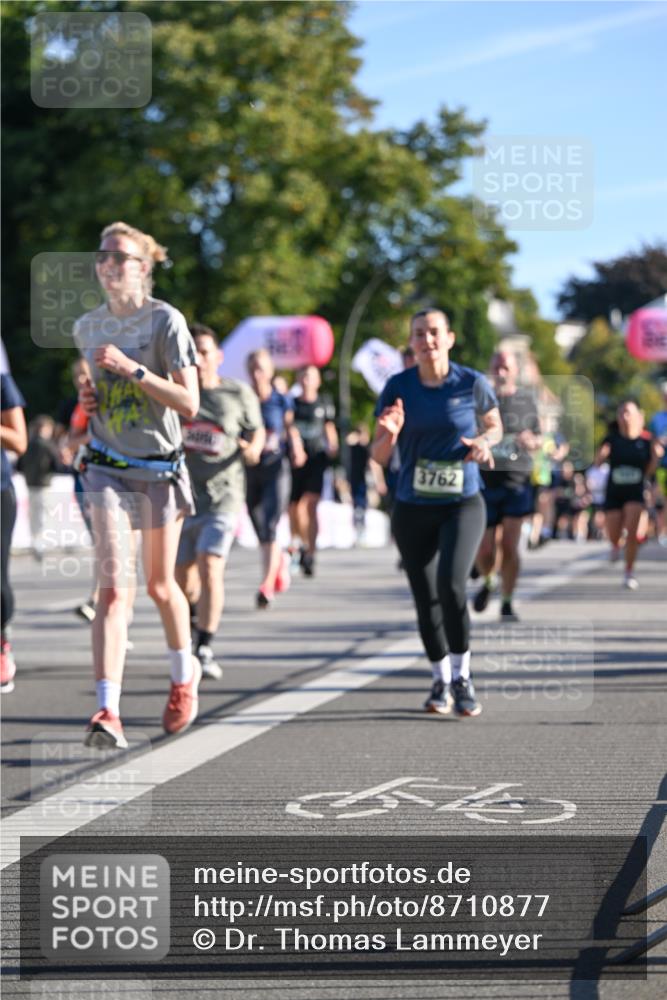 07.09.2025 - BARMER Alsterlauf Dr. Thomas Lammeyer http://msf.ph/oto/8710877 07.09.2025 09:37:45 Laufen 3762 meine-sportfotos.de